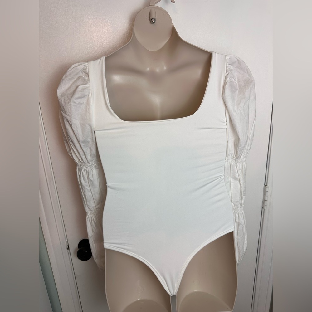 NEW Feminine White Bodysuit Long Puffed Sleeves size Medium #1604 - Picture 5 of 9